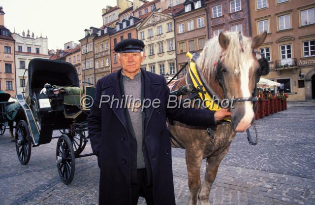 pologne varsovie 03.JPG - Place du grand marché (Rynek)Varsovie (Warszawa)Mazovie (Mazowieckie), Pologne